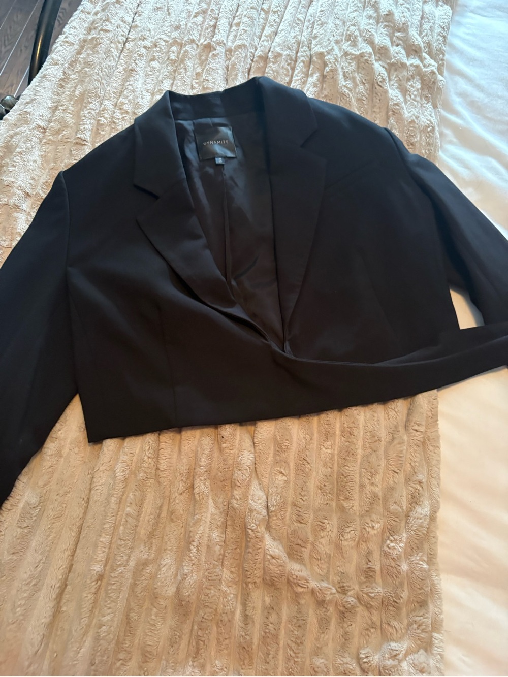 Dynamite black cropped blazer